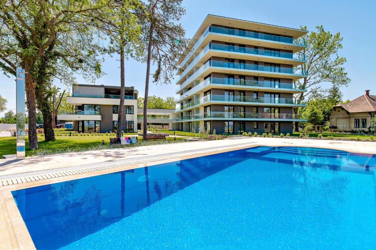 Bonnie-Premium Lelle Waterfront Private Apartment Балатонлелле Экстерьер фото