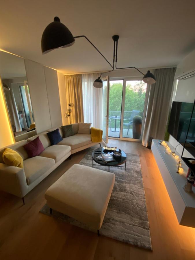 Bonnie-Premium Lelle Waterfront Private Apartment Балатонлелле Экстерьер фото